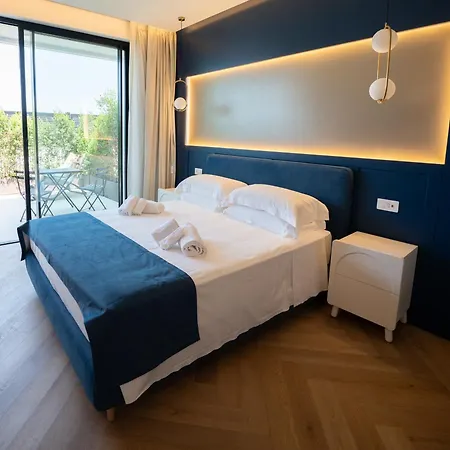 Bed & Breakfast Setsail 4*